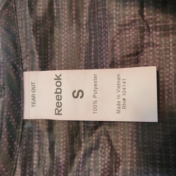 Reebok Women’s Small Zip Pocket Hooded Windbreaker - Picture 5 of 7